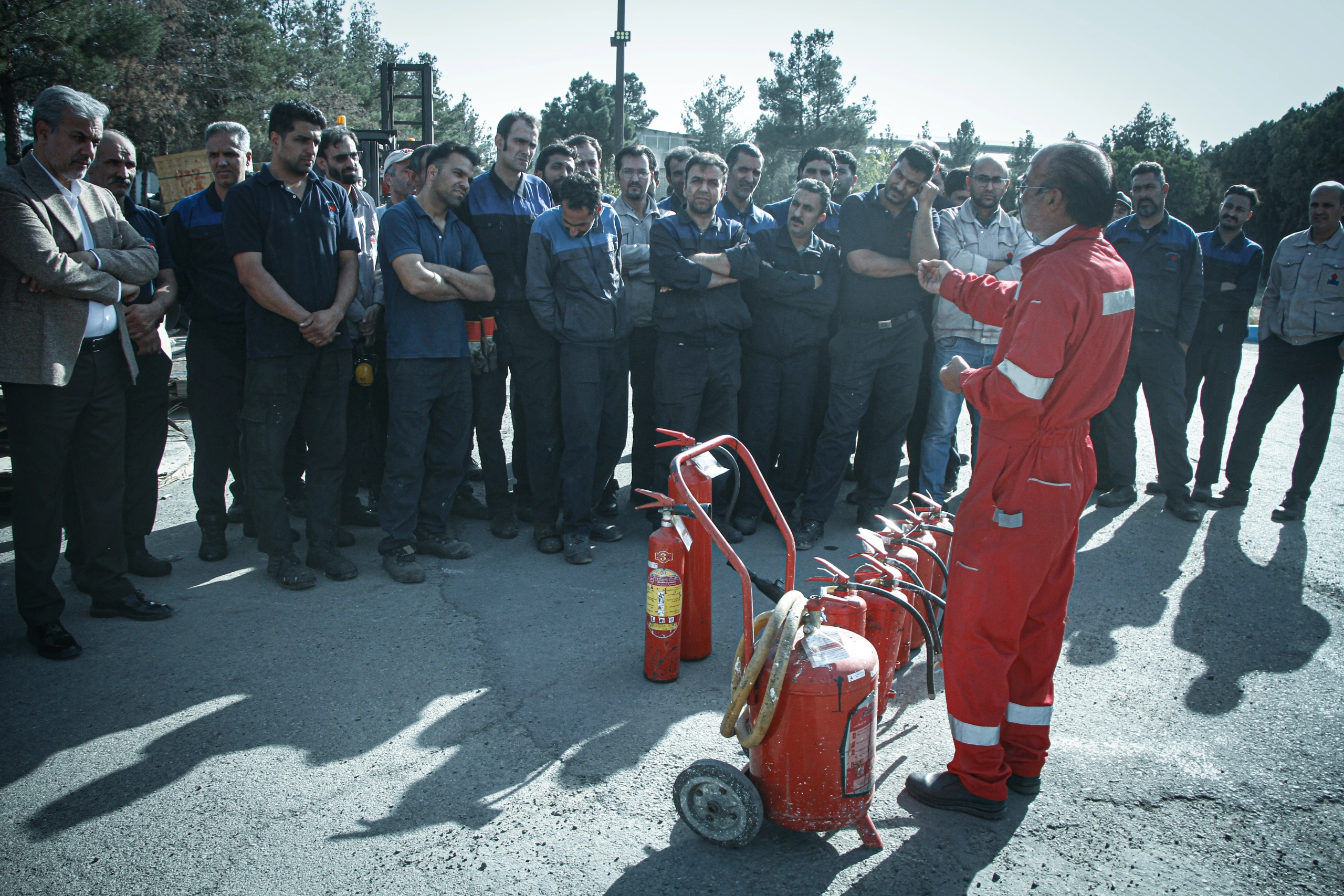 تخلیه اضطراری پرسنل