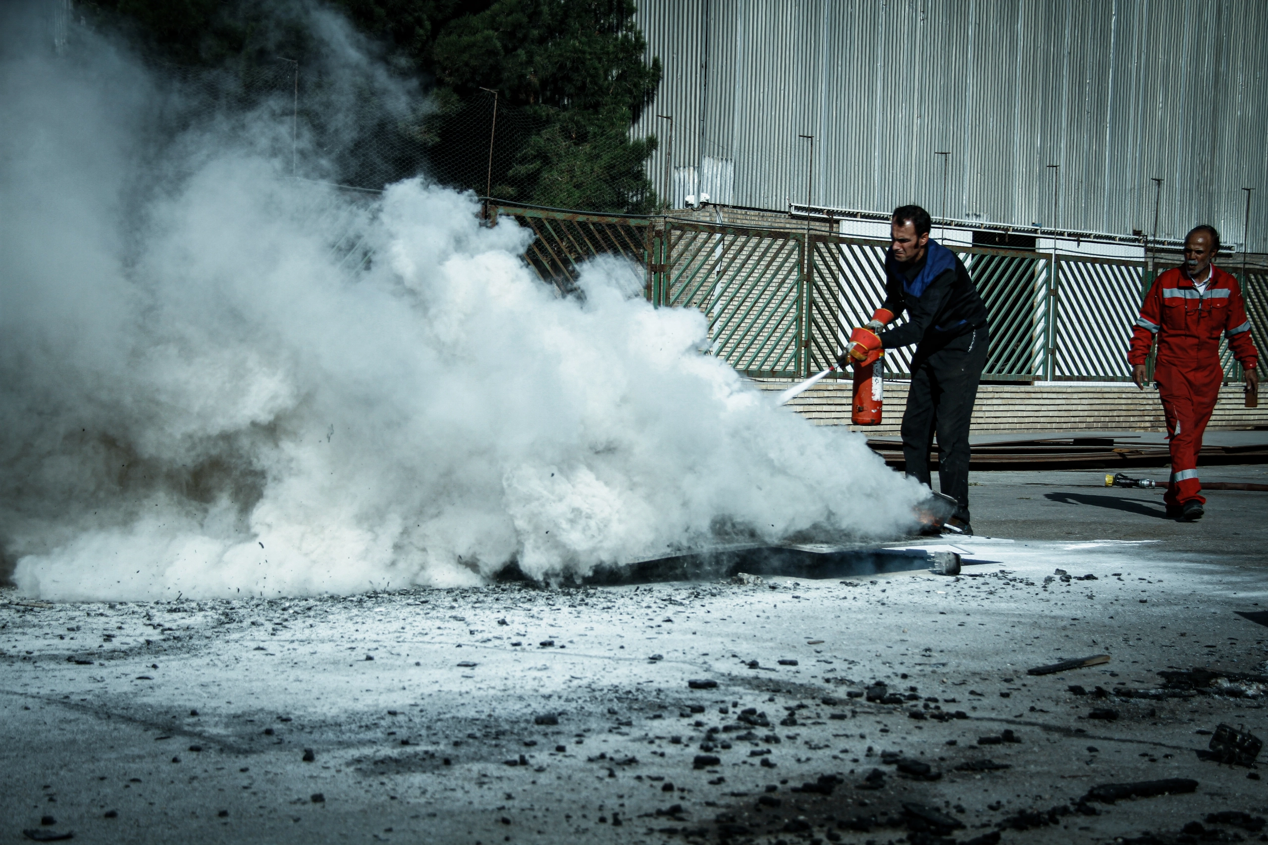 حضور خودروی آتشنشانی