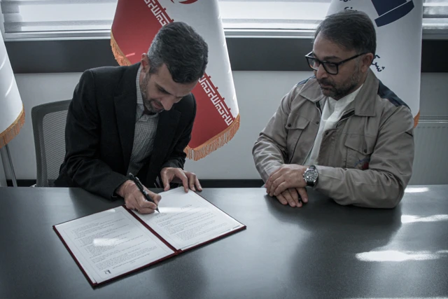 [تصویر یادگاری مدیران و اساتید]